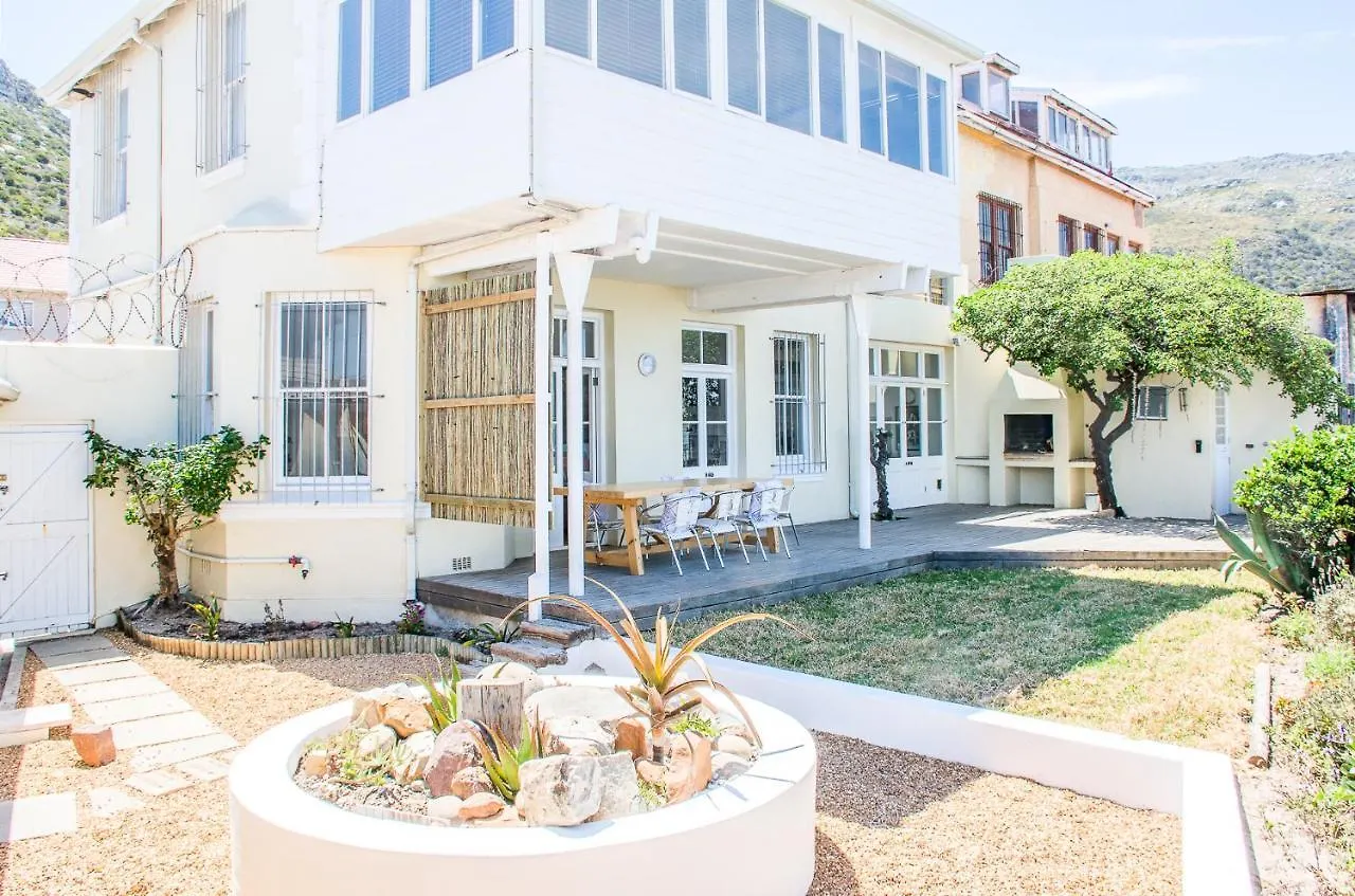 Fintimara Beach House Muizenberg