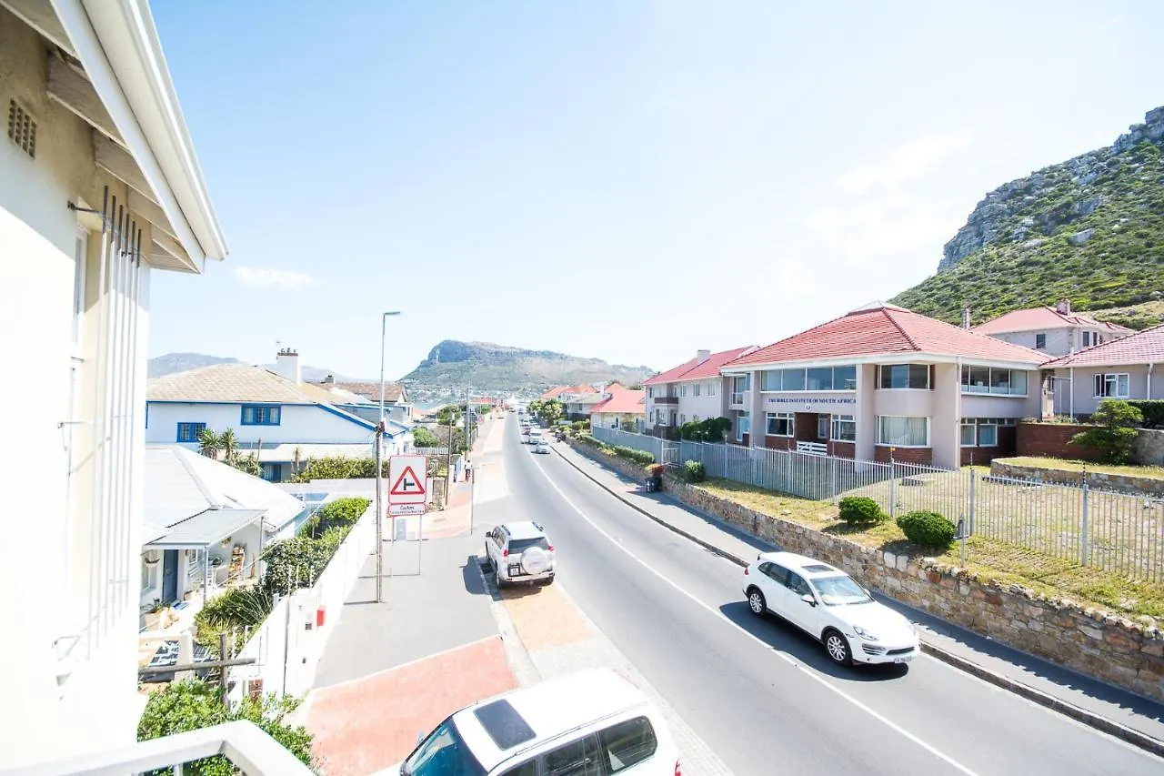 Holiday home Fintimara Beach House Muizenberg